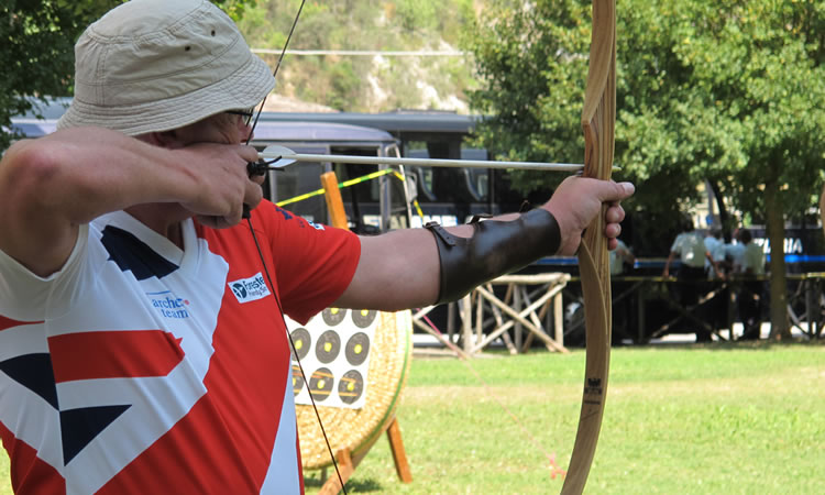 Prize money for the best in longbow and barebow archery.